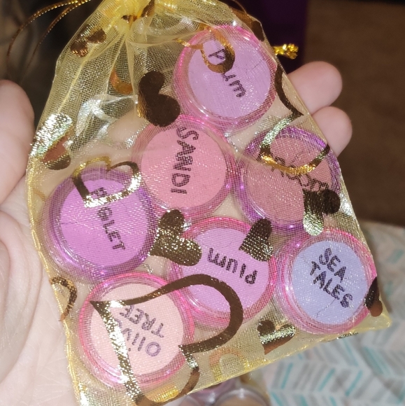 🔥 ONLY 1 LEFT 🔥6 Piece Loose All Natural Eyeshadow, Body Shimmer, Highlighter - Picture 7 of 10